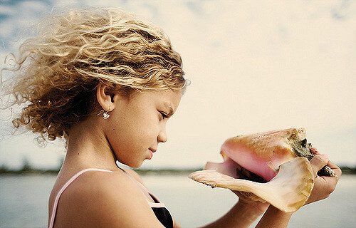 Elena Kalis, Conch