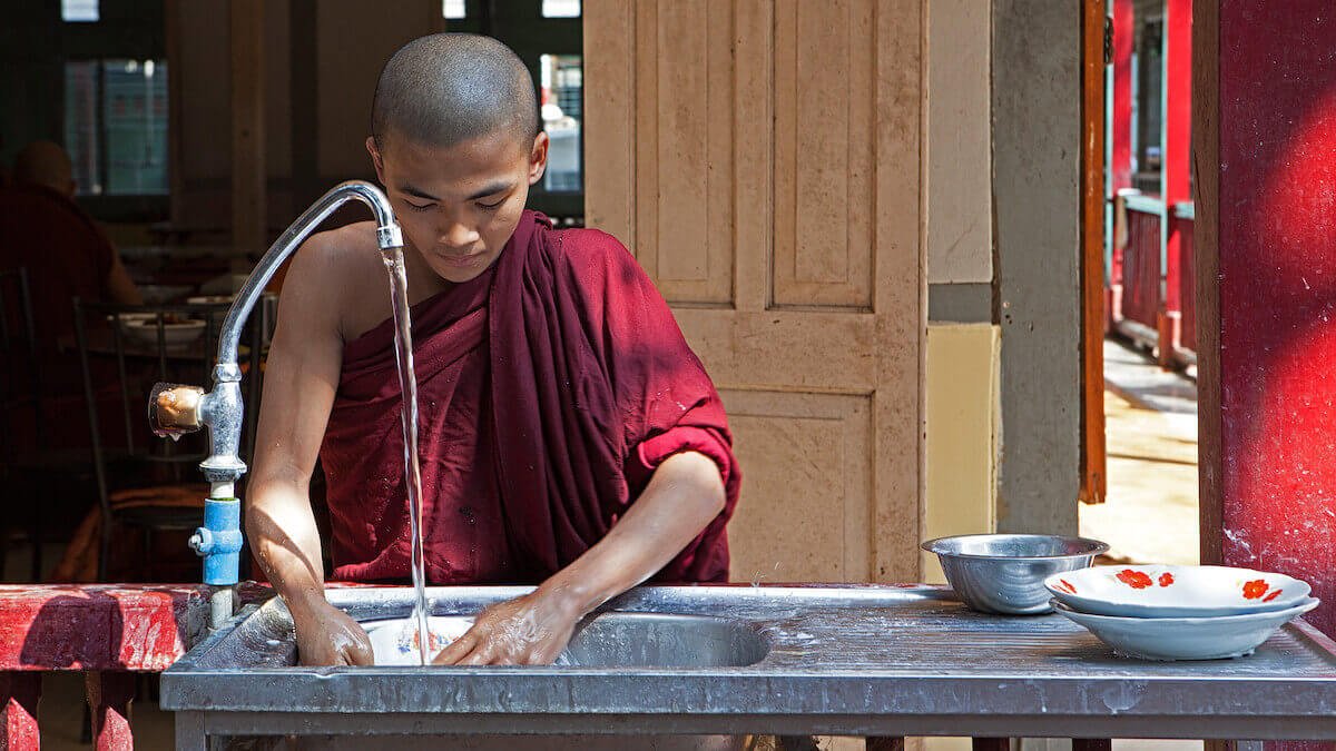 meditazione lavare i piatti